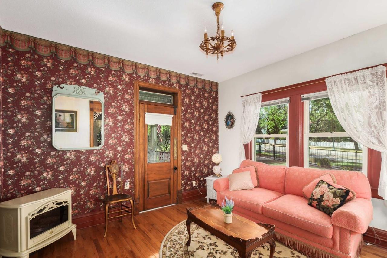 Historic Prescott Home With Yard, Walk To Downtown! 외부 사진